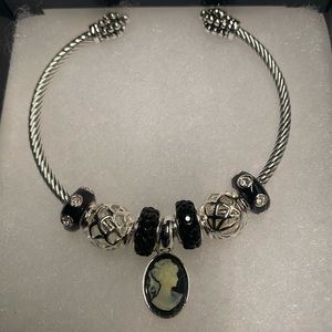Brand new charm bracelet with Cameo
